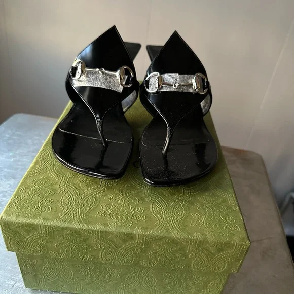 Gucci Black Black Thong Mule - Picture 2 of 5